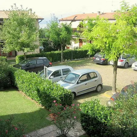 Holiday home Enticing In With Swimming Pool *