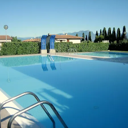 Enticing In With Swimming Pool Feriehus Lazise