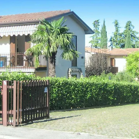 Nyaraló Enticing In With Swimming Pool Lazise
